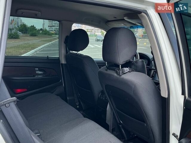 Білий Cанг Йонг Rexton, об'ємом двигуна 2 л та пробігом 254 тис. км за 9500 $, фото 19 на Automoto.ua