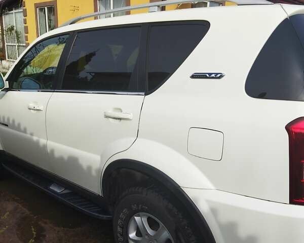 Белый Cанг Йонг Рекстон, объемом двигателя 2.2 л и пробегом 154 тыс. км за 14999 $, фото 21 на Automoto.ua