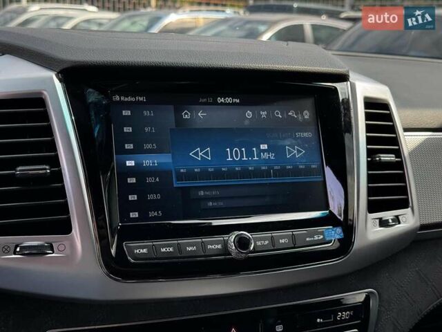 Білий Cанг Йонг Rexton, об'ємом двигуна 2.2 л та пробігом 13 тис. км за 46290 $, фото 32 на Automoto.ua