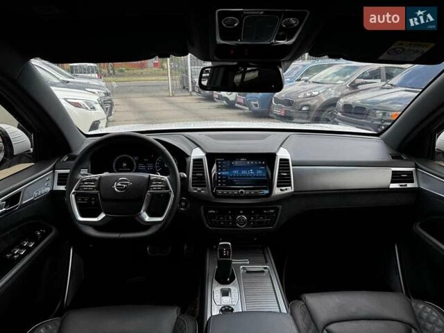 Білий Cанг Йонг Rexton, об'ємом двигуна 2.2 л та пробігом 13 тис. км за 46290 $, фото 51 на Automoto.ua