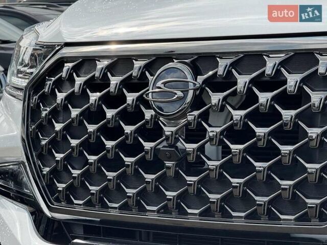 Білий Cанг Йонг Rexton, об'ємом двигуна 2.2 л та пробігом 13 тис. км за 46290 $, фото 11 на Automoto.ua