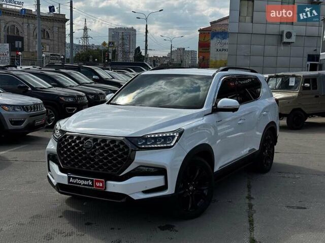 Білий Cанг Йонг Rexton, об'ємом двигуна 2.2 л та пробігом 13 тис. км за 46290 $, фото 2 на Automoto.ua
