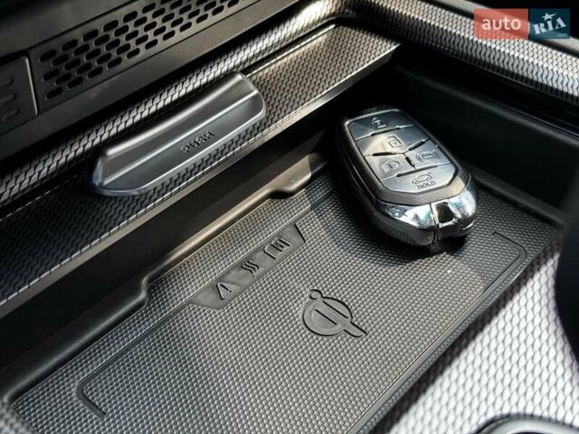Білий Cанг Йонг Rexton, об'ємом двигуна 2.2 л та пробігом 13 тис. км за 46290 $, фото 37 на Automoto.ua