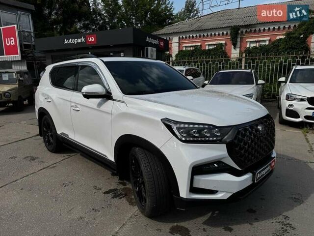 Білий Cанг Йонг Rexton, об'ємом двигуна 2.2 л та пробігом 13 тис. км за 46290 $, фото 7 на Automoto.ua