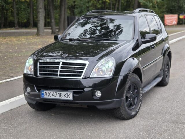 Чорний Cанг Йонг Rexton, об'ємом двигуна 2.7 л та пробігом 149 тис. км за 10500 $, фото 7 на Automoto.ua