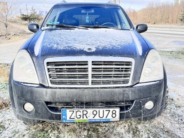 Чорний Cанг Йонг Rexton, об'ємом двигуна 2.7 л та пробігом 303 тис. км за 4500 $, фото 3 на Automoto.ua