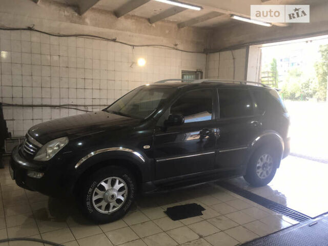 Чорний Cанг Йонг Rexton, об'ємом двигуна 2.8 л та пробігом 233 тис. км за 6000 $, фото 10 на Automoto.ua