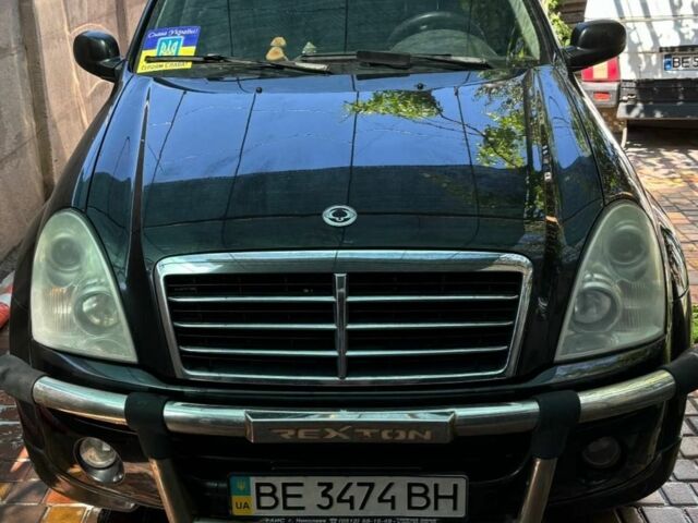 Чорний Cанг Йонг Rexton, об'ємом двигуна 3 л та пробігом 195 тис. км за 6500 $, фото 1 на Automoto.ua