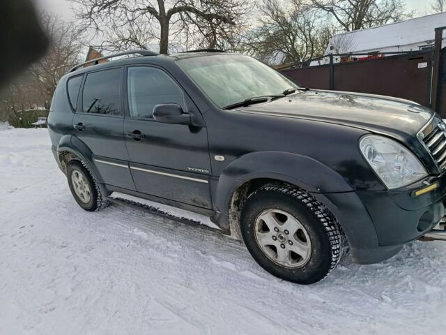 Черный Cанг Йонг Рекстон, объемом двигателя 2.7 л и пробегом 340 тыс. км за 7300 $, фото 1 на Automoto.ua