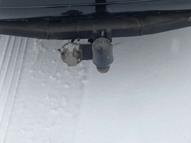 Чорний Cанг Йонг Rexton, об'ємом двигуна 0 л та пробігом 240 тис. км за 9200 $, фото 4 на Automoto.ua