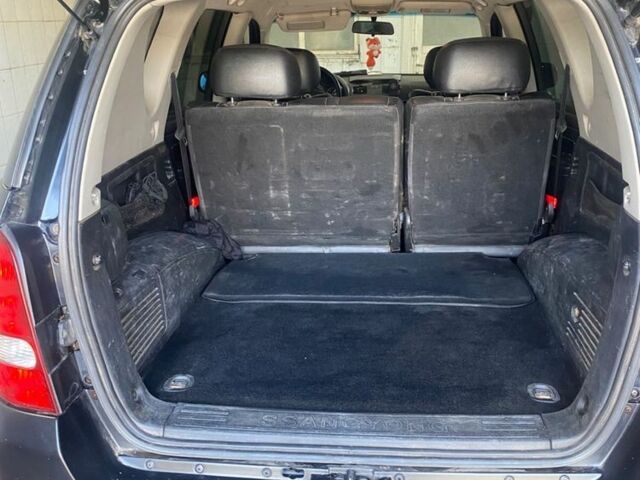 Чорний Cанг Йонг Rexton, об'ємом двигуна 0 л та пробігом 240 тис. км за 5800 $, фото 2 на Automoto.ua
