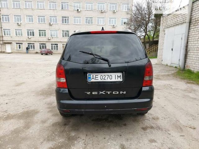 Чорний Cанг Йонг Rexton, об'ємом двигуна 2.7 л та пробігом 282 тис. км за 8000 $, фото 2 на Automoto.ua