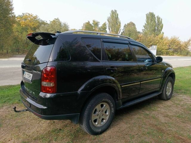 Чорний Cанг Йонг Rexton, об'ємом двигуна 2.7 л та пробігом 190 тис. км за 290 $, фото 2 на Automoto.ua