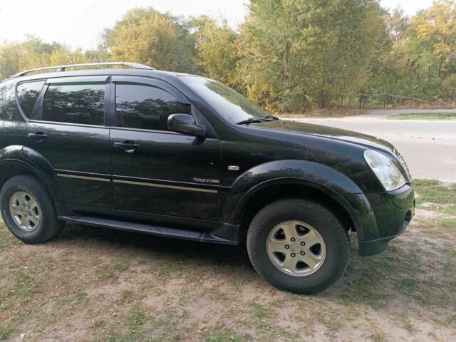Чорний Cанг Йонг Rexton, об'ємом двигуна 2.7 л та пробігом 190 тис. км за 290 $, фото 1 на Automoto.ua