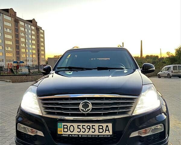 Чорний Cанг Йонг Rexton, об'ємом двигуна 2.7 л та пробігом 86 тис. км за 14000 $, фото 2 на Automoto.ua