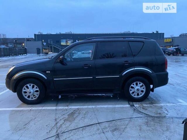 Чорний Cанг Йонг Rexton, об'ємом двигуна 2.7 л та пробігом 270 тис. км за 7000 $, фото 2 на Automoto.ua