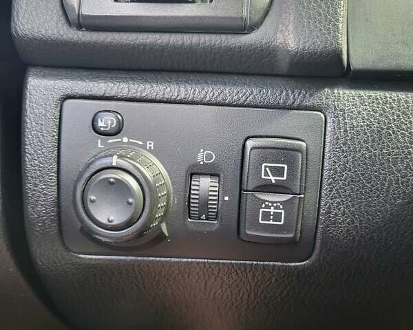 Чорний Cанг Йонг Rexton, об'ємом двигуна 2.7 л та пробігом 118 тис. км за 6000 $, фото 9 на Automoto.ua