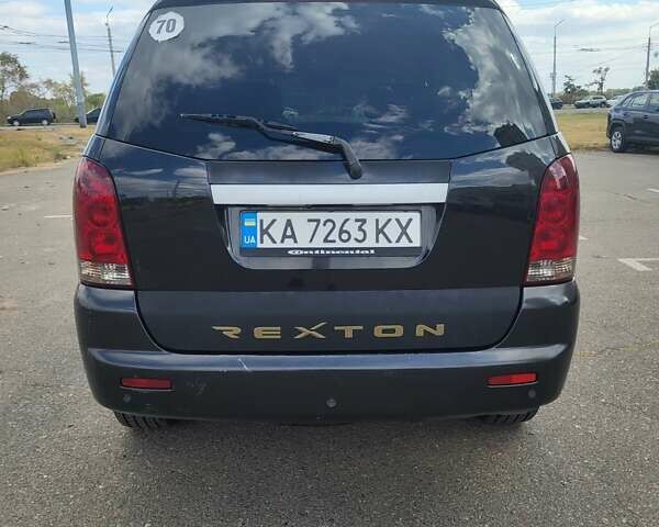 Чорний Cанг Йонг Rexton, об'ємом двигуна 2.7 л та пробігом 118 тис. км за 6000 $, фото 7 на Automoto.ua