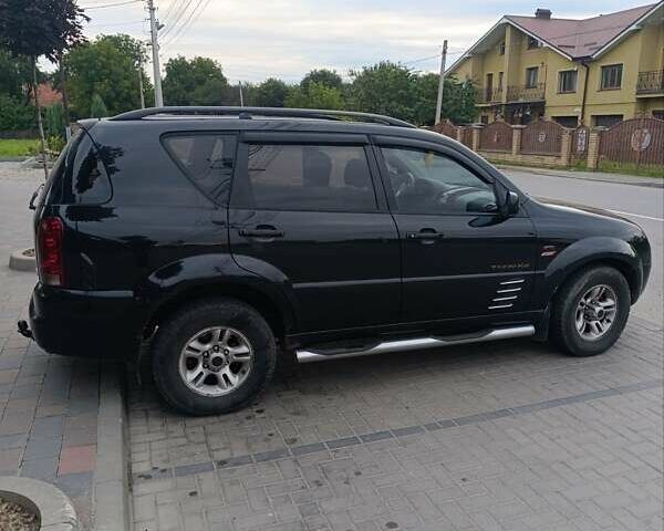 Чорний Cанг Йонг Rexton, об'ємом двигуна 2.7 л та пробігом 350 тис. км за 5800 $, фото 3 на Automoto.ua