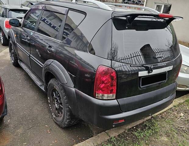 Чорний Cанг Йонг Rexton, об'ємом двигуна 2.8 л та пробігом 200 тис. км за 3200 $, фото 2 на Automoto.ua
