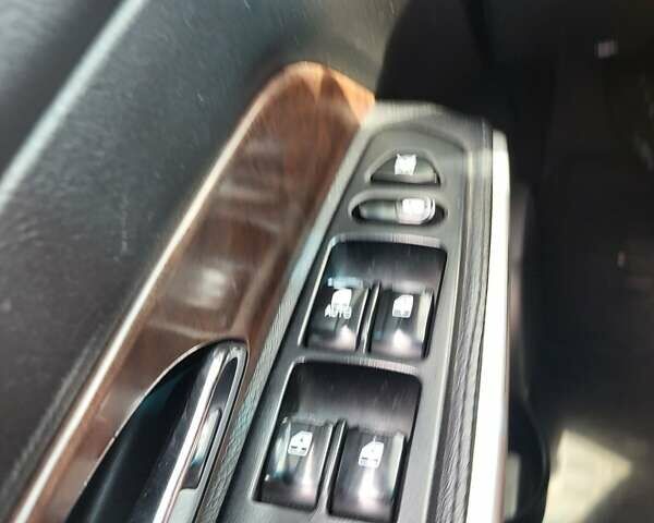 Чорний Cанг Йонг Rexton, об'ємом двигуна 2.7 л та пробігом 118 тис. км за 6000 $, фото 10 на Automoto.ua