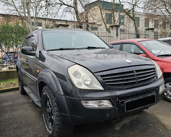 Чорний Cанг Йонг Rexton, об'ємом двигуна 2.8 л та пробігом 200 тис. км за 3200 $, фото 1 на Automoto.ua
