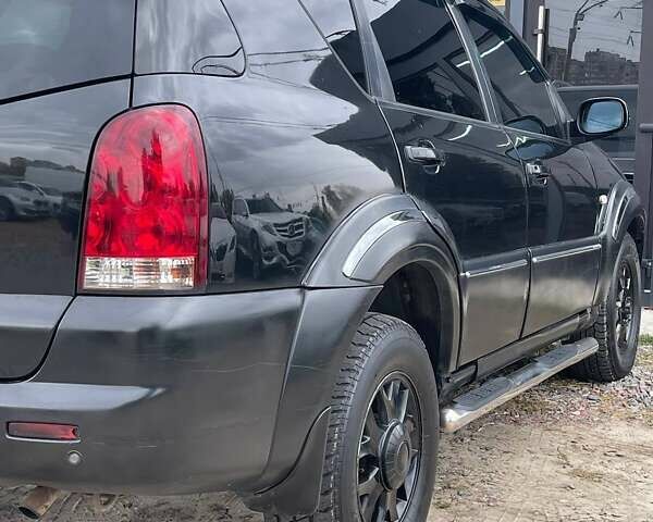 Чорний Cанг Йонг Rexton, об'ємом двигуна 2.8 л та пробігом 120 тис. км за 4400 $, фото 4 на Automoto.ua