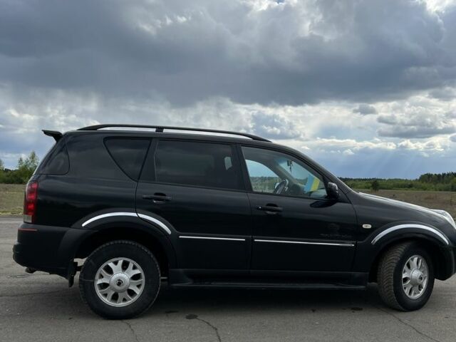 Чорний Cанг Йонг Rexton, об'ємом двигуна 0.27 л та пробігом 312 тис. км за 5500 $, фото 4 на Automoto.ua