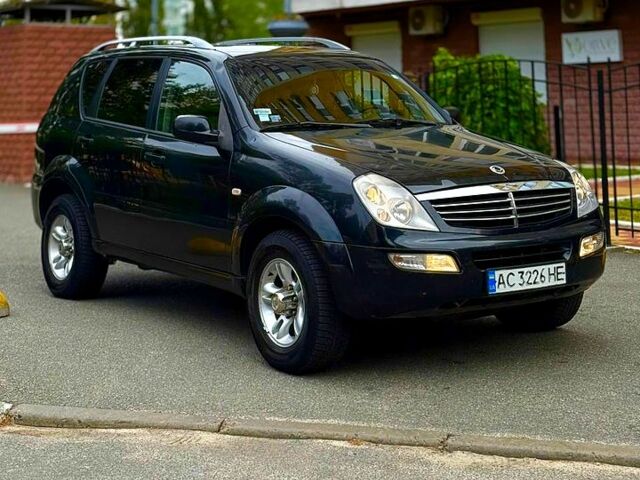 Чорний Cанг Йонг Rexton, об'ємом двигуна 2.9 л та пробігом 186 тис. км за 4950 $, фото 1 на Automoto.ua