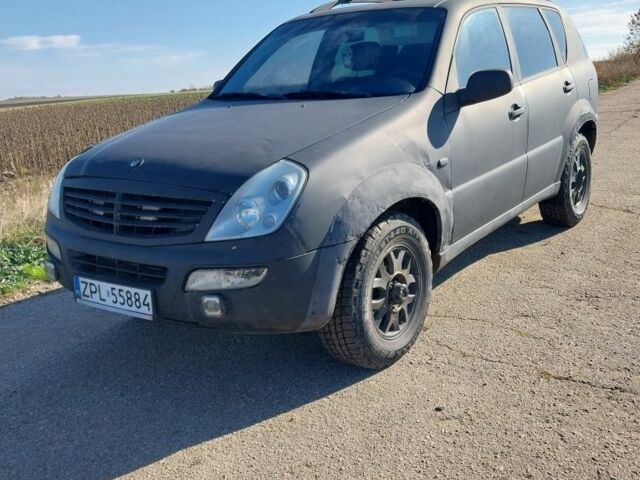 Чорний Cанг Йонг Rexton, об'ємом двигуна 2.7 л та пробігом 250 тис. км за 3000 $, фото 1 на Automoto.ua