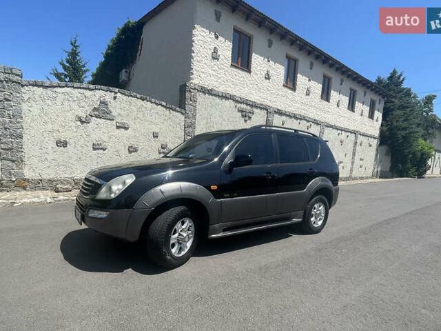 Чорний Cанг Йонг Rexton, об'ємом двигуна 2.8 л та пробігом 184 тис. км за 5300 $, фото 10 на Automoto.ua