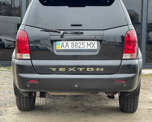 Чорний Cанг Йонг Rexton, об'ємом двигуна 2.8 л та пробігом 120 тис. км за 4400 $, фото 3 на Automoto.ua