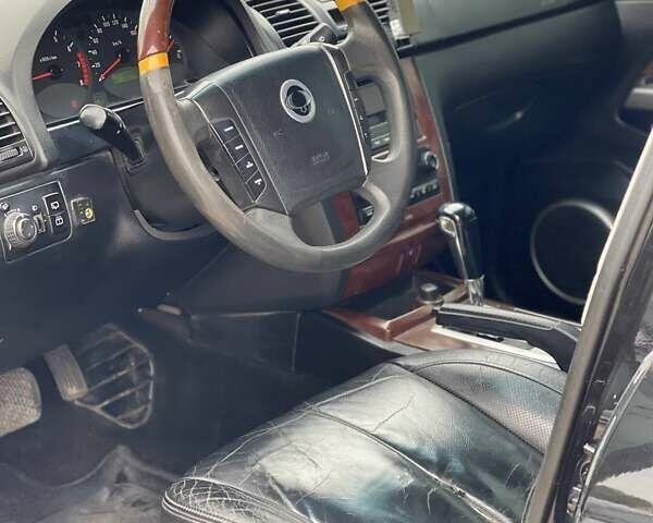 Чорний Cанг Йонг Rexton, об'ємом двигуна 2.8 л та пробігом 120 тис. км за 4400 $, фото 7 на Automoto.ua