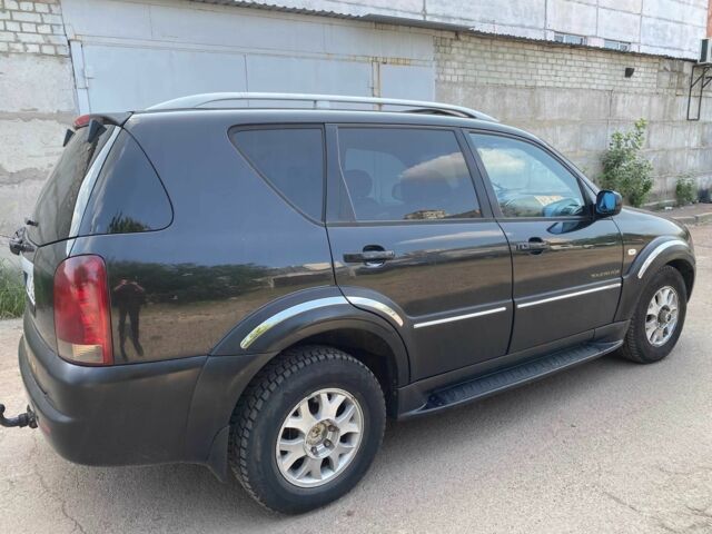 Черный Cанг Йонг Рекстон, объемом двигателя 2.7 л и пробегом 270 тыс. км за 5100 $, фото 1 на Automoto.ua