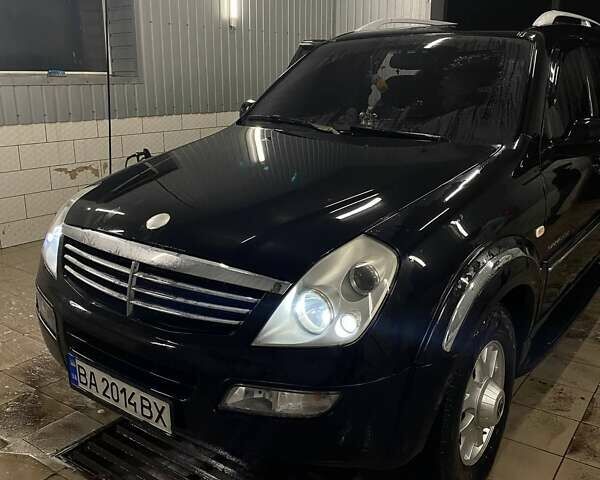 Чорний Cанг Йонг Rexton, об'ємом двигуна 2.7 л та пробігом 200 тис. км за 8500 $, фото 1 на Automoto.ua