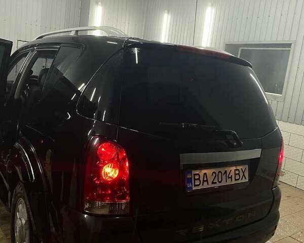 Чорний Cанг Йонг Rexton, об'ємом двигуна 2.7 л та пробігом 200 тис. км за 8500 $, фото 2 на Automoto.ua