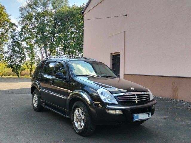 Чорний Cанг Йонг Rexton, об'ємом двигуна 2.8 л та пробігом 150 тис. км за 5350 $, фото 1 на Automoto.ua