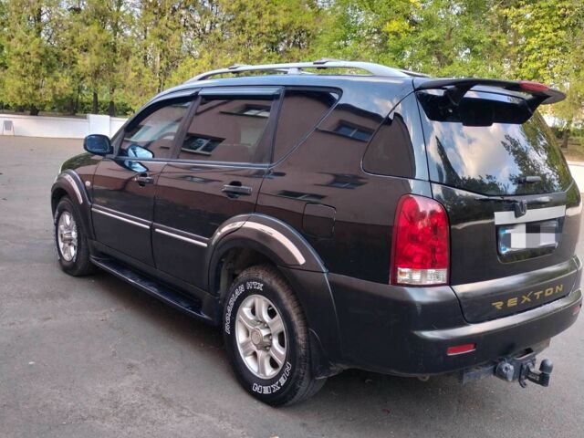 Чорний Cанг Йонг Rexton, об'ємом двигуна 2.8 л та пробігом 150 тис. км за 5950 $, фото 3 на Automoto.ua