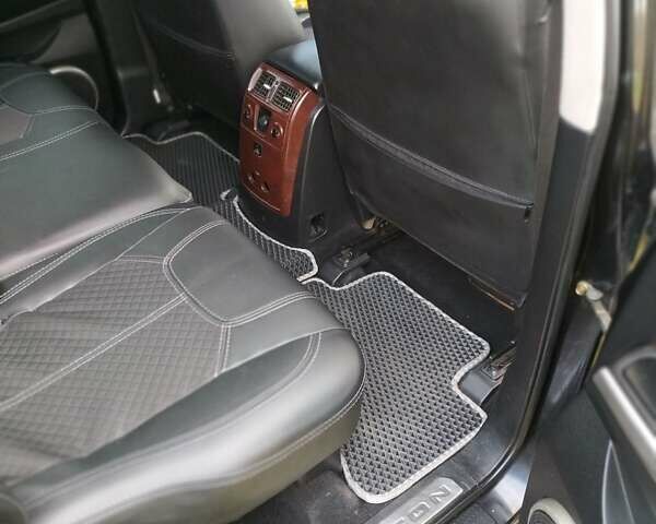 Черный Cанг Йонг Рекстон, объемом двигателя 2.7 л и пробегом 380 тыс. км за 7500 $, фото 11 на Automoto.ua