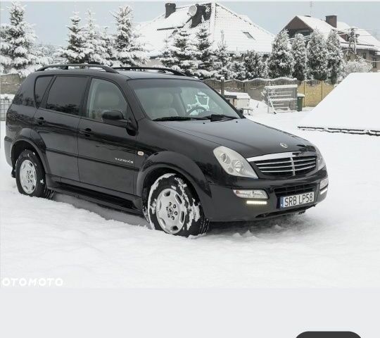 Черный Cанг Йонг Рекстон, объемом двигателя 2.7 л и пробегом 300 тыс. км за 4500 $, фото 8 на Automoto.ua