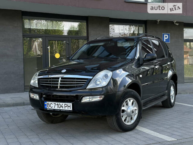 Чорний Cанг Йонг Rexton, об'ємом двигуна 2.7 л та пробігом 258 тис. км за 6000 $, фото 1 на Automoto.ua