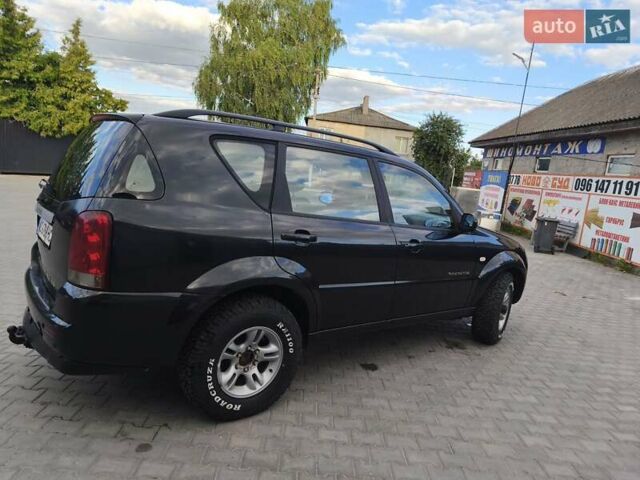 Чорний Cанг Йонг Rexton, об'ємом двигуна 2.7 л та пробігом 240 тис. км за 6600 $, фото 5 на Automoto.ua