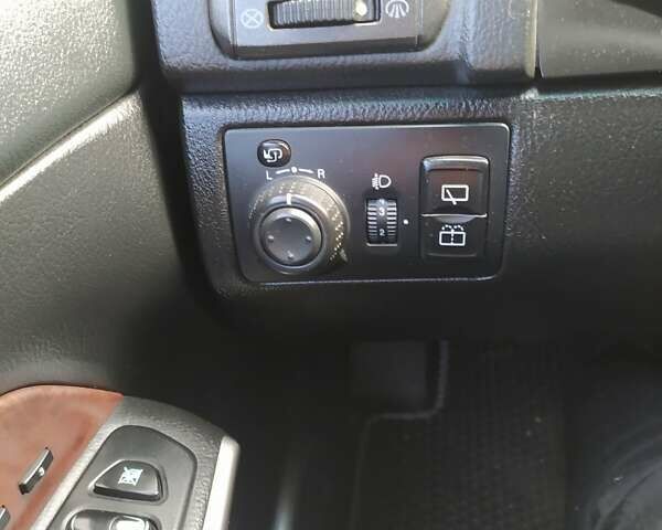 Черный Cанг Йонг Рекстон, объемом двигателя 2.7 л и пробегом 380 тыс. км за 7500 $, фото 15 на Automoto.ua