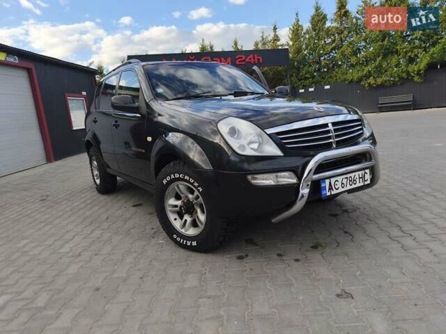 Чорний Cанг Йонг Rexton, об'ємом двигуна 2.7 л та пробігом 240 тис. км за 6600 $, фото 2 на Automoto.ua