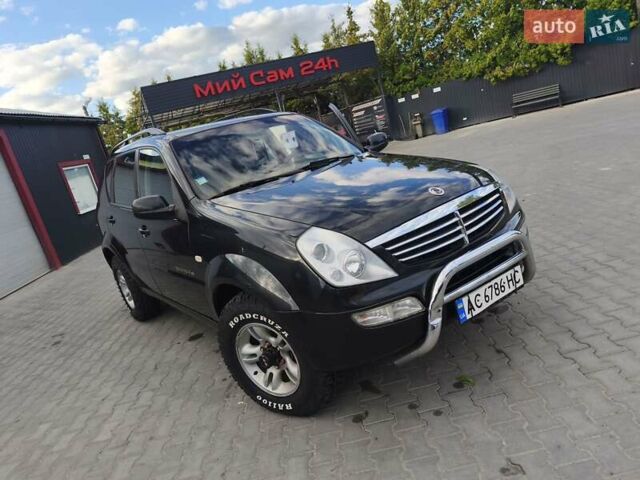 Чорний Cанг Йонг Rexton, об'ємом двигуна 2.7 л та пробігом 240 тис. км за 6600 $, фото 6 на Automoto.ua