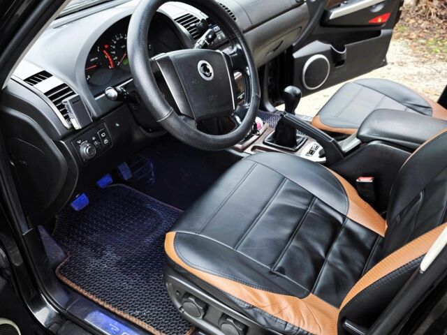 Чорний Cанг Йонг Rexton, об'ємом двигуна 2.7 л та пробігом 46 тис. км за 4500 $, фото 12 на Automoto.ua