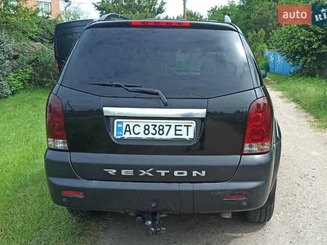 Чорний Cанг Йонг Rexton, об'ємом двигуна 2.69 л та пробігом 237 тис. км за 6400 $, фото 6 на Automoto.ua