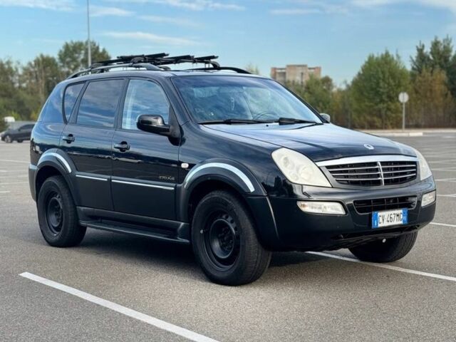 Чорний Cанг Йонг Rexton, об'ємом двигуна 2.7 л та пробігом 247 тис. км за 6000 $, фото 2 на Automoto.ua