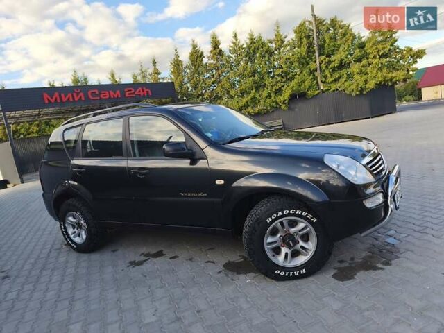 Чорний Cанг Йонг Rexton, об'ємом двигуна 2.7 л та пробігом 240 тис. км за 6600 $, фото 14 на Automoto.ua