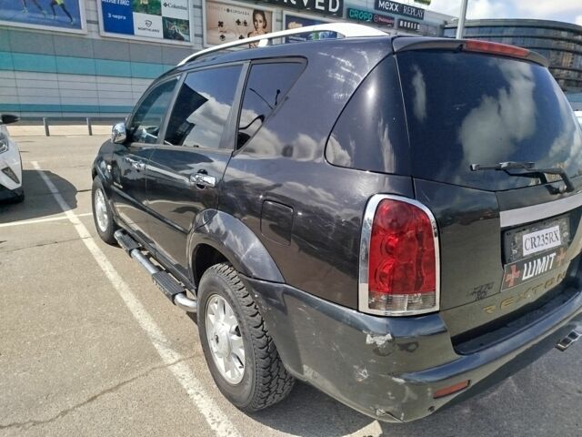 Чорний Cанг Йонг Rexton, об'ємом двигуна 0 л та пробігом 350 тис. км за 4900 $, фото 2 на Automoto.ua